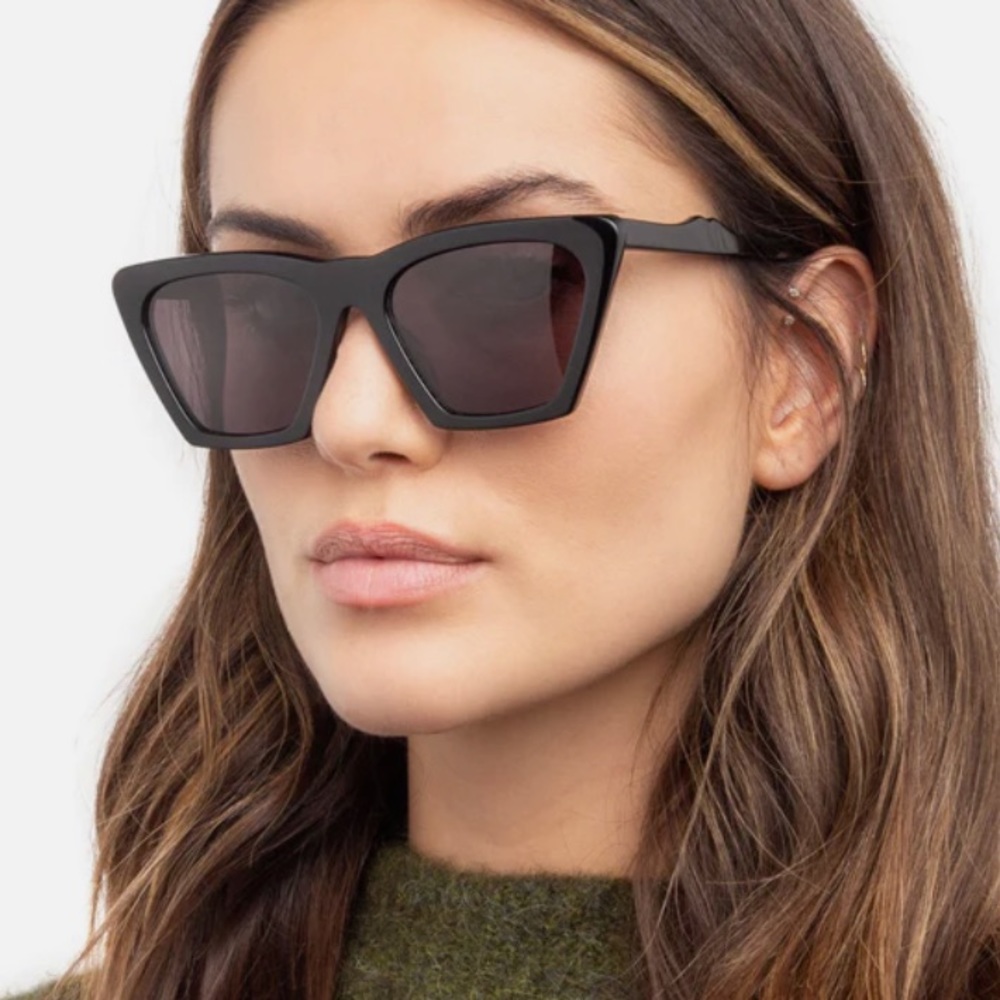 NEVER WORN New Illesteva Lisbon sunglasses in black. Comes with original case.